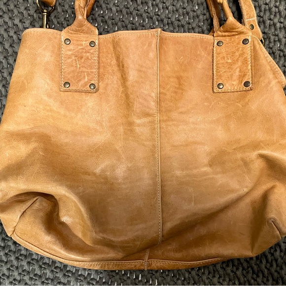 Ceri Hoover large crossbody purse - Picture 3 of 5